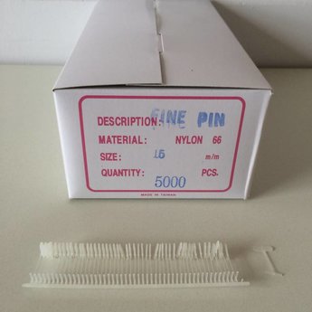 Nylon textielpins / riddersporen / tagpins  15mm fijn  5000st, materiaal Nylon-66 (hoogste kwaliteit) en 50 pins per clip. I-pin, Ipin.