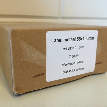 Label metaal 55x100 mm wit 2 gaten, afgeronde hoeken, gelakt bandstaal dikte 0.15mm 1000 stuks. Diameter van de gaten zijn 4,5 mm.