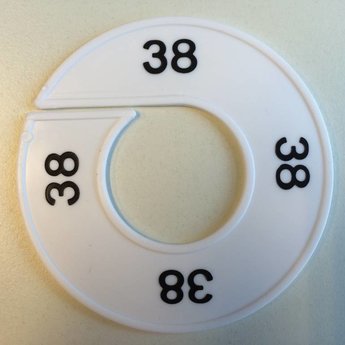 Maatring 9 cm wit/zwart  38<br />
Diameter van de maatring is 9cm, en de diameter van het gat is 4cm.