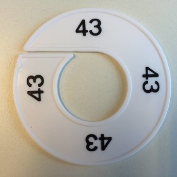 Maatring 9 cm wit/zwart  43<br />
Diameter van de maatring is 9cm, en de diameter van het gat is 4cm.
