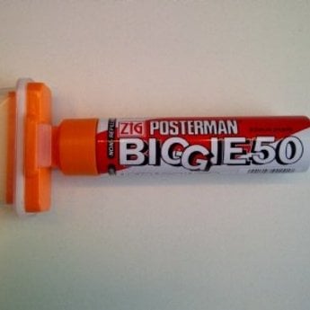 ZIG Posterman Posterman Biggie 50, extra breed 50 mm fluor oranje, niet met water uitwisbaar/waterproof. BiggyEnkel te gebruiken op een niet poreuse ondergrond. Te verwijderen met een reiniger. (Lukt niet met een sopje)