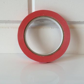 Tape rood 12mm x 66m pvc met grote kern.Geschikt voor de zakkensluiter met artikel  13240065