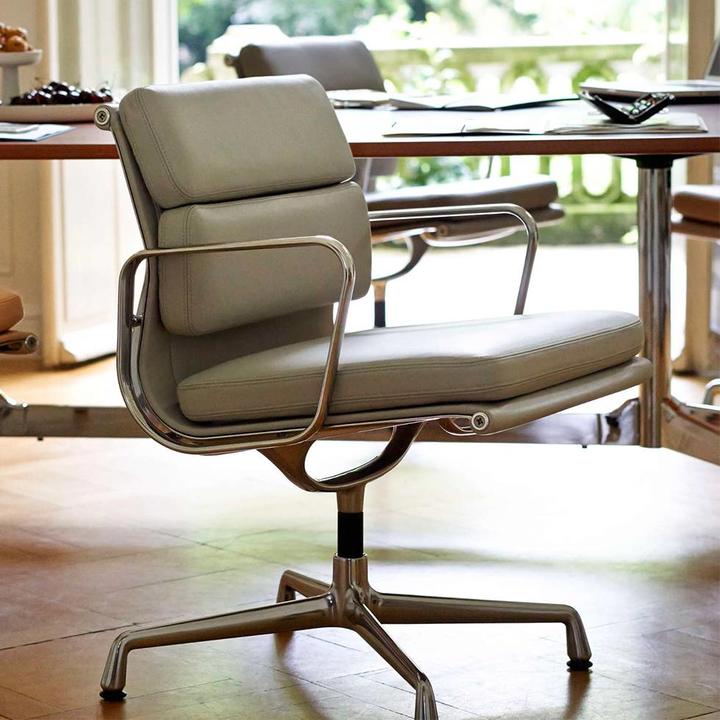 eames 208