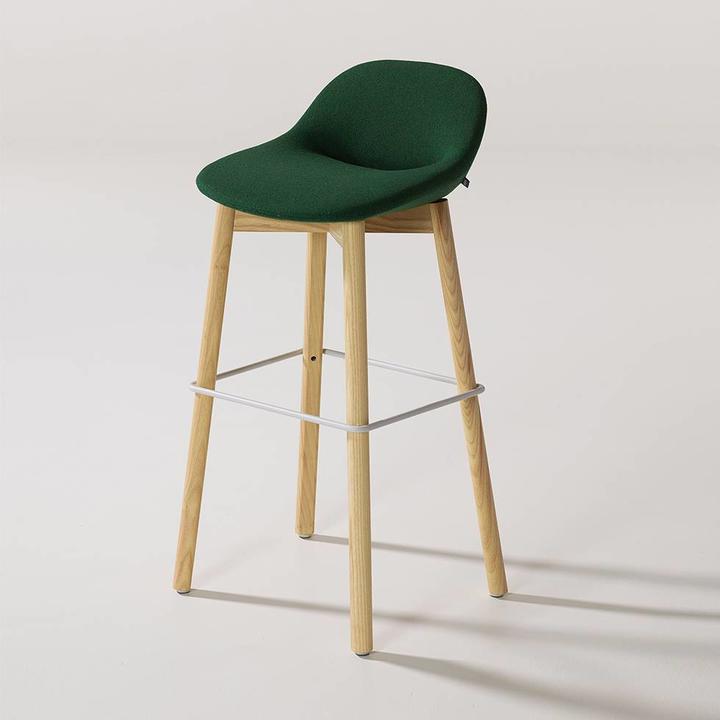 Artifort Beso | Bar stool | Four-legged wood