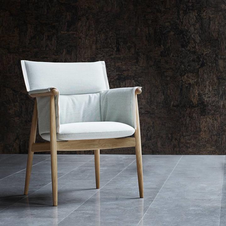 e005 embrace chair