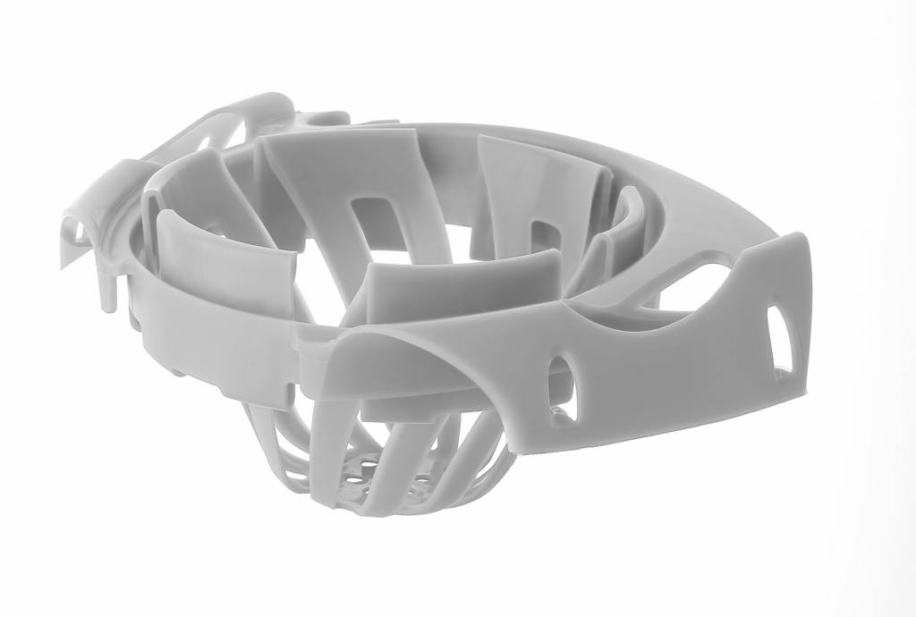 Emmer ovaal 12 L. met schenktuit en stevige winger Emmer ovaal 12 L. met schenktuit en stevige winger