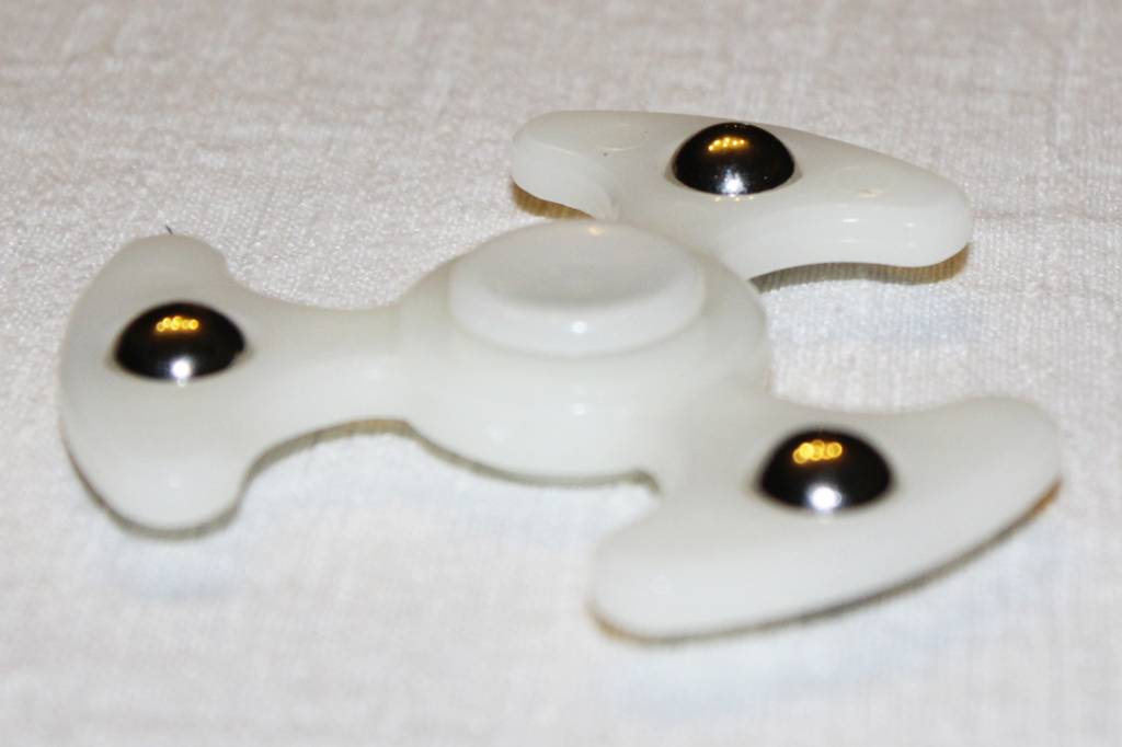 Hand spinner 3 balls Wit