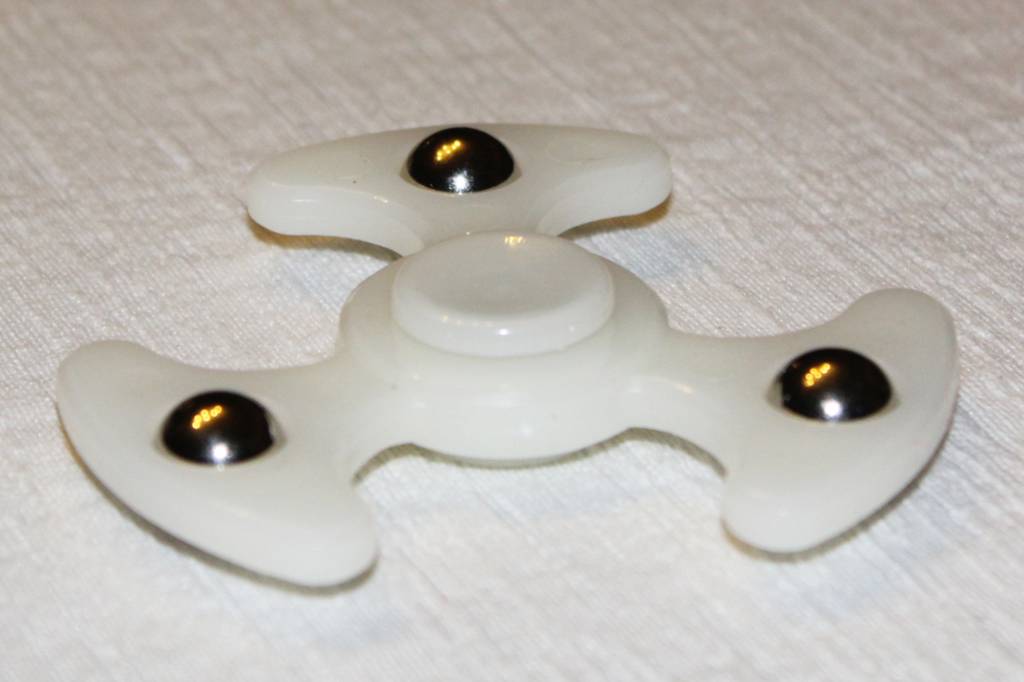 Hand spinner 3 balls Wit