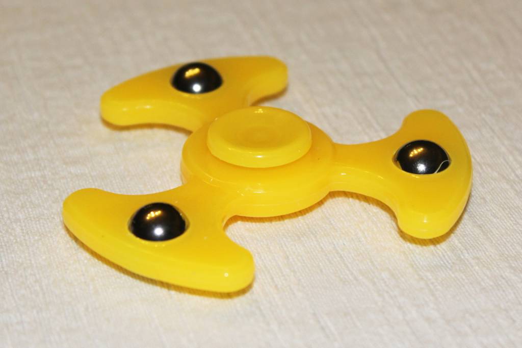 Hand spinner 3 balls Geel