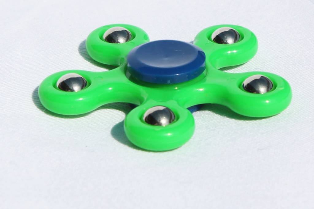 Hand spinner 5 arm kogels Groen