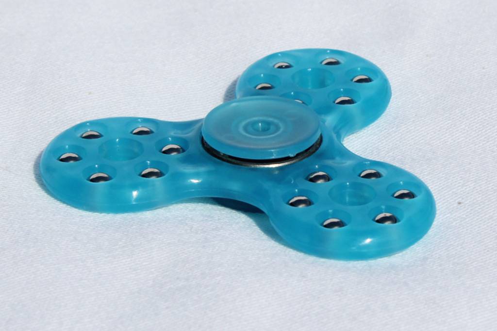 Hand spinner 18 kogeltjes Blauw Hand spinner 18 kogeltjes Blauw