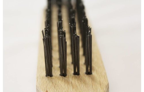 Handborstel metaaldraad met 4 rijen Handborstel metaaldraad met 4 rijen