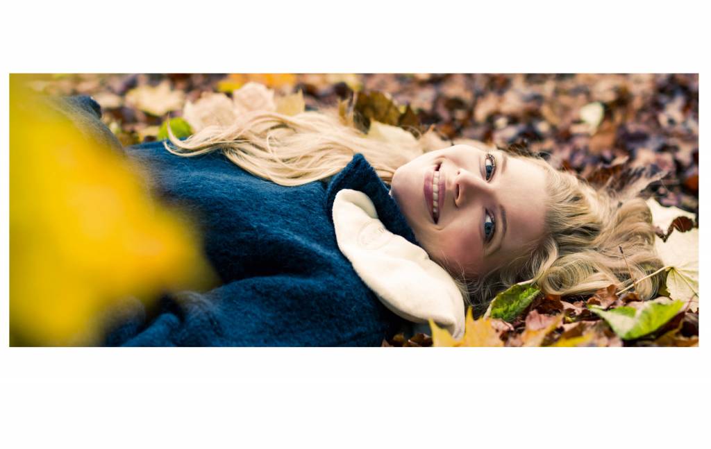 Koolzaadkussen in kraagvorm ca. 48 x 35 cm. Koolzaadkussen in kraagvorm ca. 48 x 35 cm.