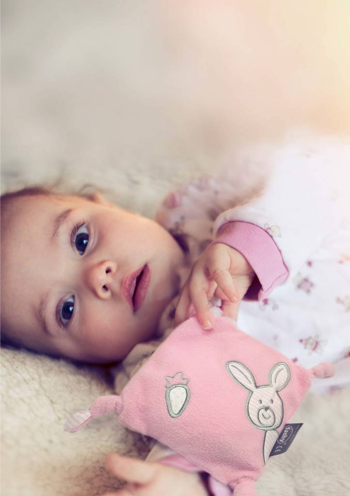 Warmte- knuffelkussen synthetisch en geurloos 15 x 15 cm. roze