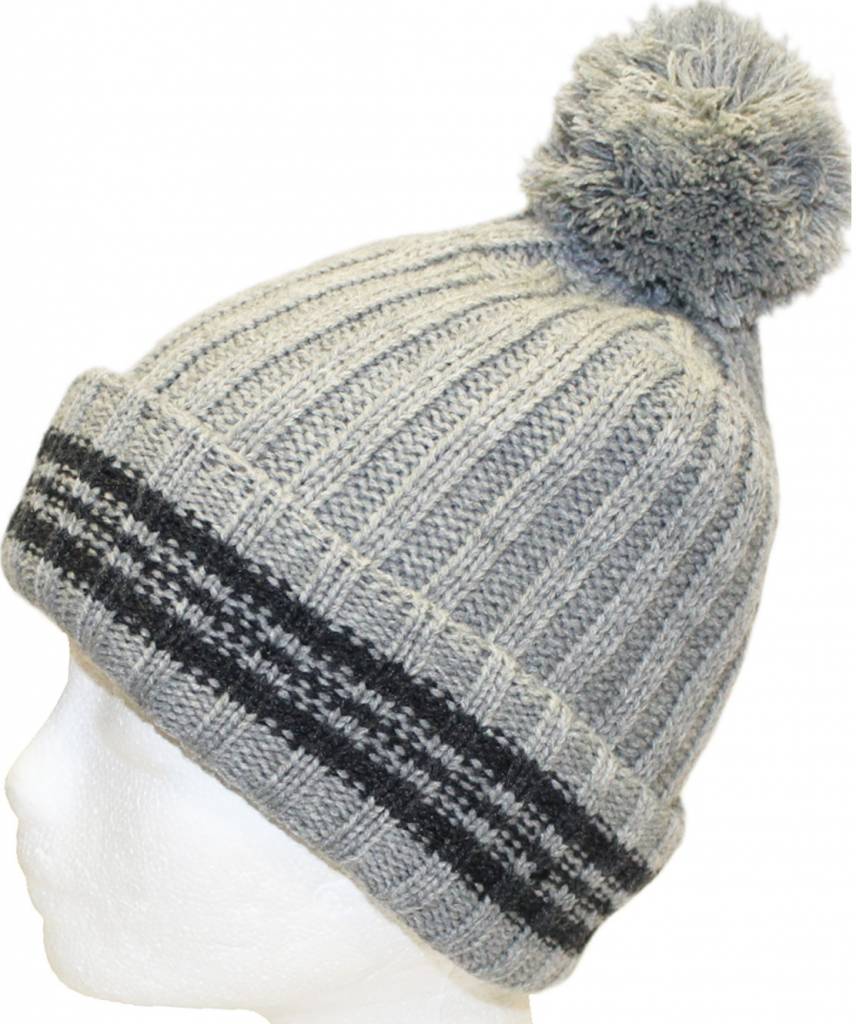 Pompon muts gebreid met boord lichtgrijs