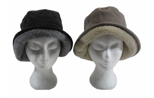 Dames Hoedje Fleece / Teddy met boord verschillende kleuren.