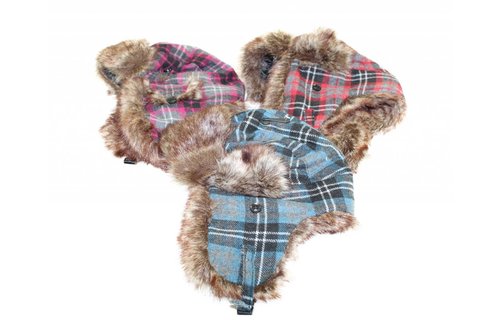 Muts Pels met oorflappen geruit