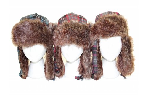 Muts Pels met oorflappen geruit