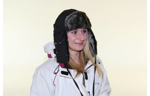 Muts Pels met oorflappen