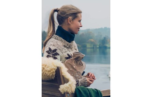 Warmwaterkruik 2 L. zachte velours - Paardenbloemen