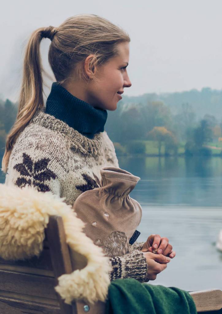 Warmwaterkruik 2 L. zachte velours - Paardenbloemen