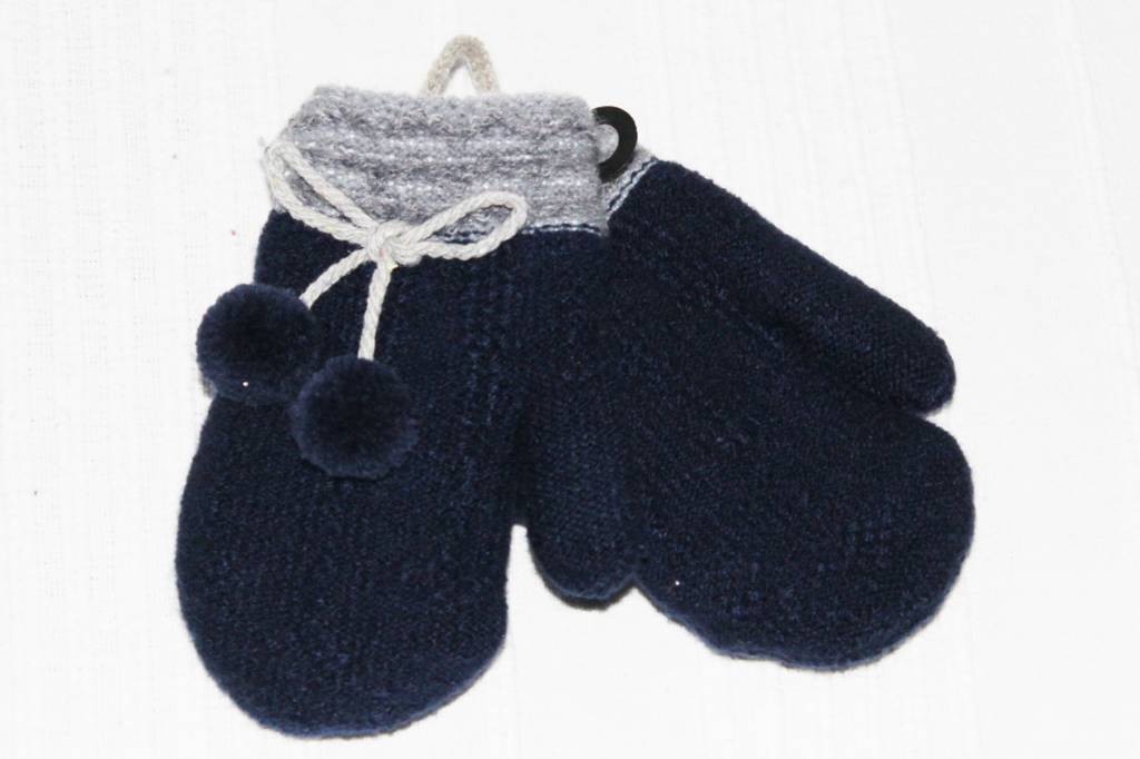 Kinderwantjes met pompons Kinderwantjes met pompons