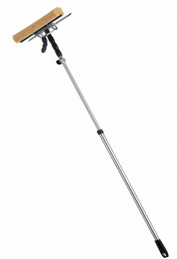Raamwasser met spons en aftrekker telescoopsteel Raamwasser met spons en aftrekker telescoopsteel