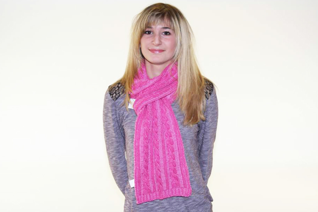 Sjaal gebreid kabel verschillende kleuren. Sjaal gebreid kabel verschillende kleuren.