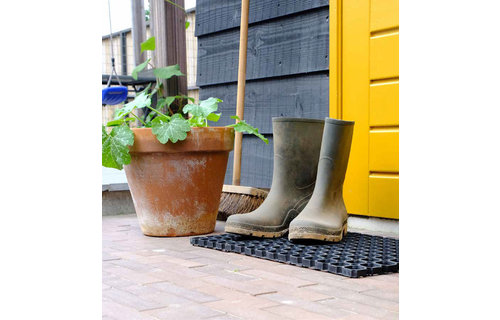 Rubber deurmat Domino 40 x 60 cm. dikte 23 mm. Rubber deurmat Domino 40 x 60 cm. dikte 23 mm.