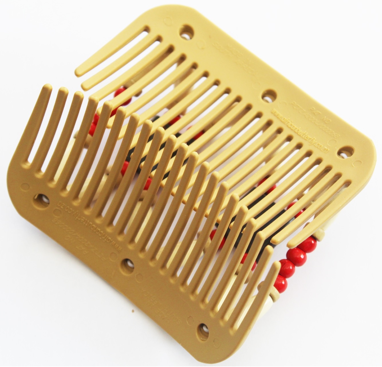 African Butterfly Hair Clips - Beige/ Rode parels African Butterfly Hair Clips - Beige/ Rode parels