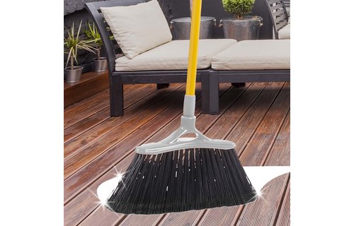 Zachte bezem met hoge haren en telescoopsteel Zachte bezem met hoge haren en telescoopsteel