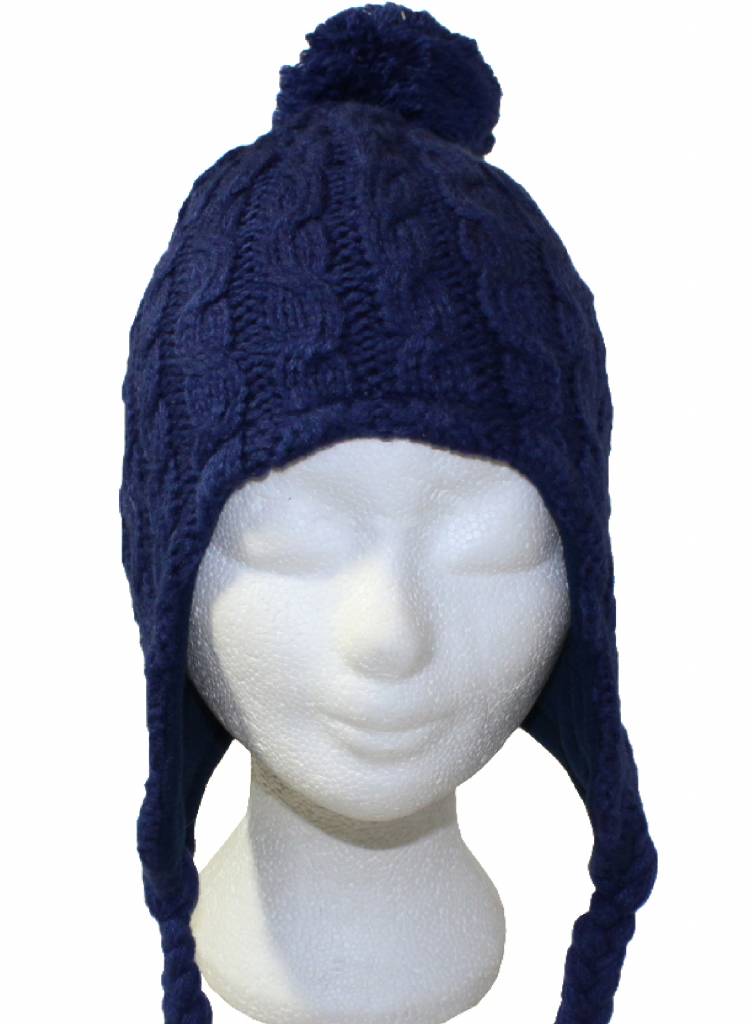 Gebreide pompon muts met vlechten blauw