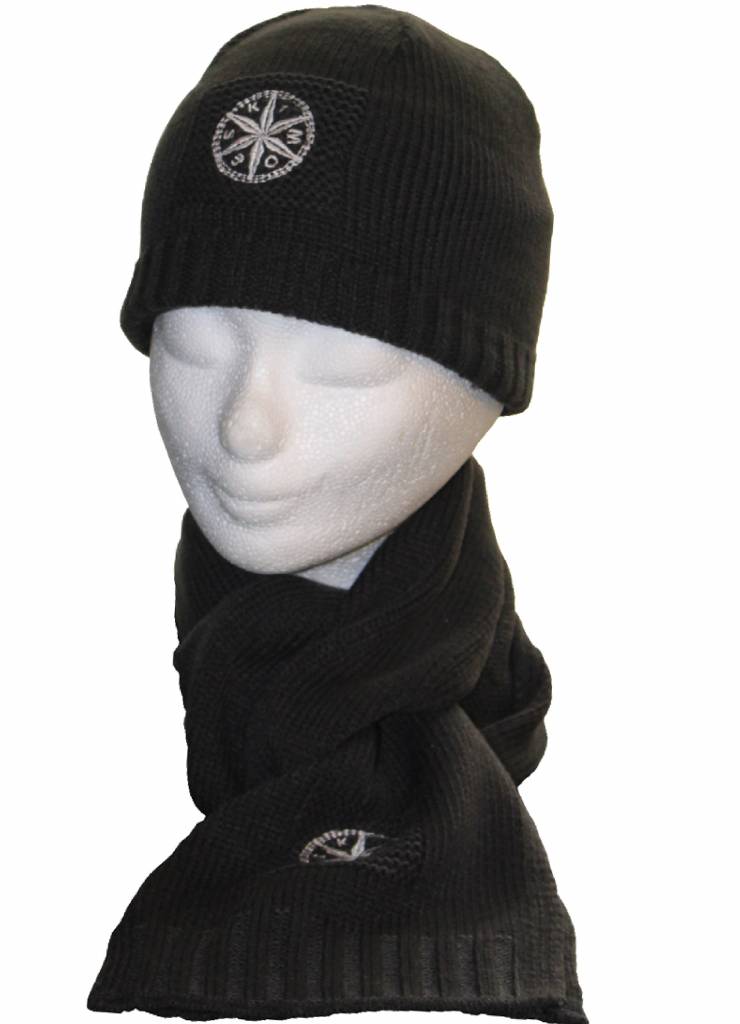 Kindermuts met bijpassende sjaal Kindermuts met bijpassende sjaal