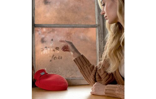 Warmwaterkruik Hartvorm 0.7 L. Gebreide hoes Rood