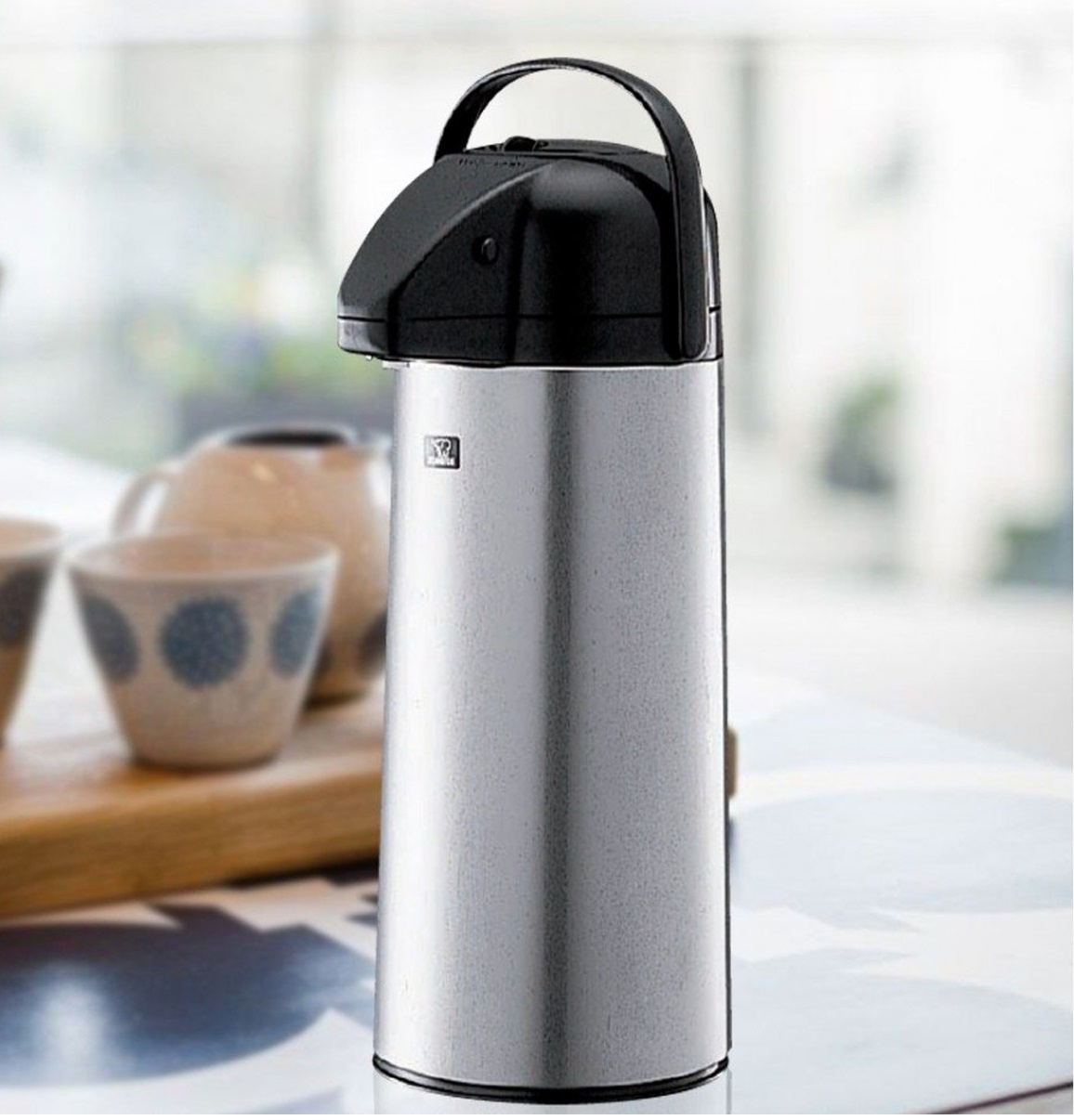 Isoleerkan met pompsysteem 2,2 L. - Elephant Stainless Inox Isoleerkan met pompsysteem 2,2 L. - Elephant Stainless Inox