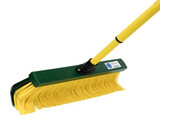 Krallenbezem  hout 45 cm. met telescoopsteel