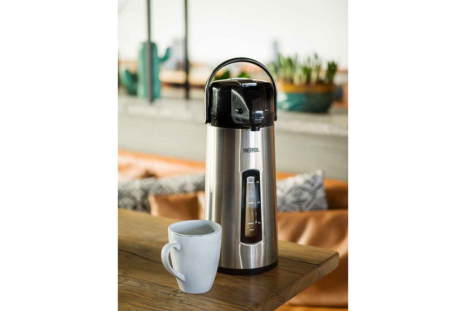 Pompthermos 2,2 Liter Draaivoet met Venster Pompthermos 2,2 Liter Draaivoet met Venster