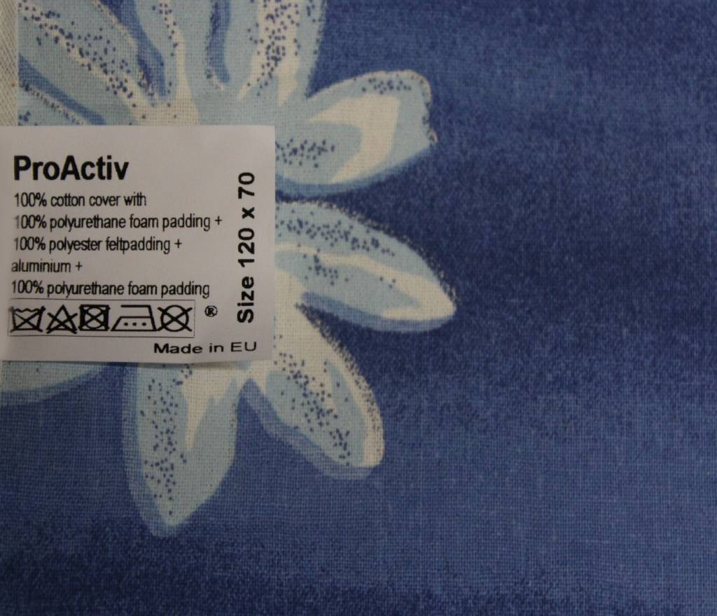 Strijkdeken ProActiv Blauw / witte bloem 120 X 70 cm.