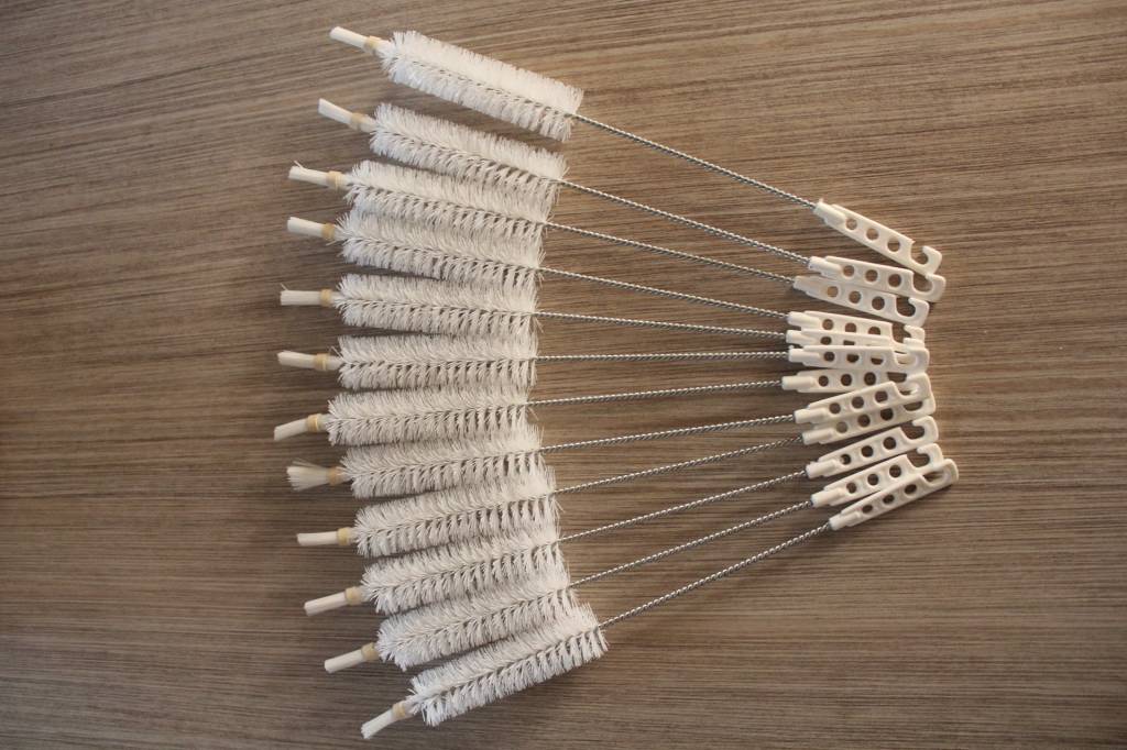 Flessenborstel nylon ∅ 35 mm. / 36 cm lang Flessenborstel nylon ∅ 35 mm. / 36 cm lang