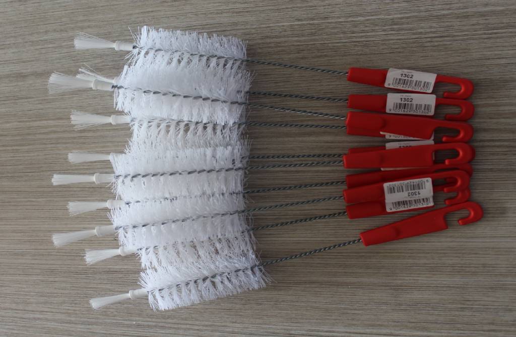 Flessenborstel nylon 1/2 liter ∅ 45 mm. / 30 cm. lang Flessenborstel nylon 1/2 liter ∅ 45 mm. / 30 cm. lang