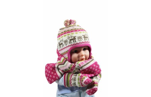 Babymuts , sjaal en wantjes Elandmotief roze Babymuts , sjaal en wantjes Elandmotief roze