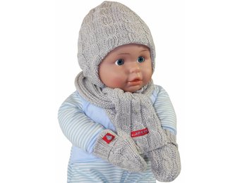 Babymuts , sjaal en wantjes gebreid grijs