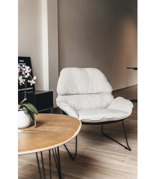 Loungie - Chaise longue - blanc - polypropylène - dossier courbé - pieds noirs - aluminium