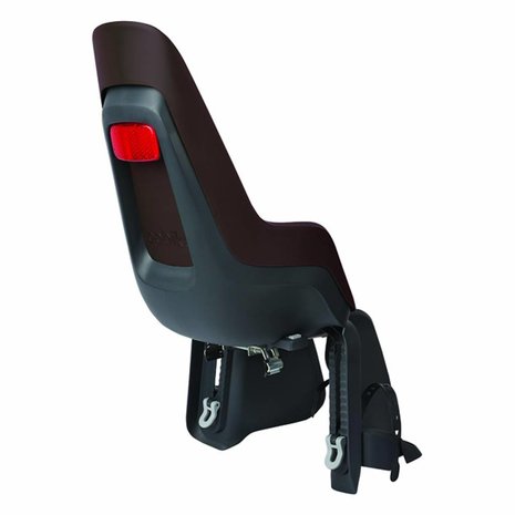 Bobike Maxi One Coffee Brown drager bev Achterstoeltje