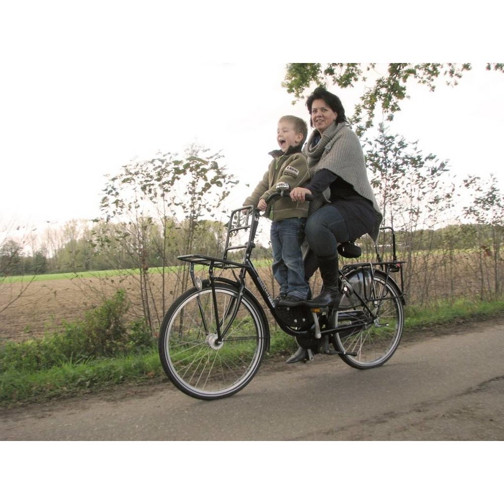 Meefietsertje eenvoudig voorop de fiets.