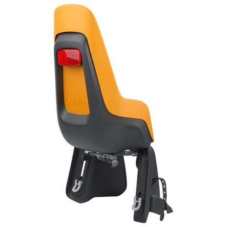Bobike Maxi One Mighty Mustard drager bev Achterstoeltje