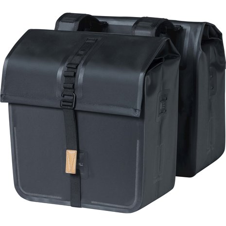 Basil dubbele fietstas Urban dry black Basil dubbele fietstas Urban dry black