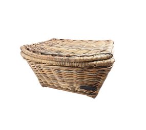 Wicked Rieten Fietsmand Buikmand met Klep Bruin Wicked Rieten Fietsmand Buikmand met Klep Bruin