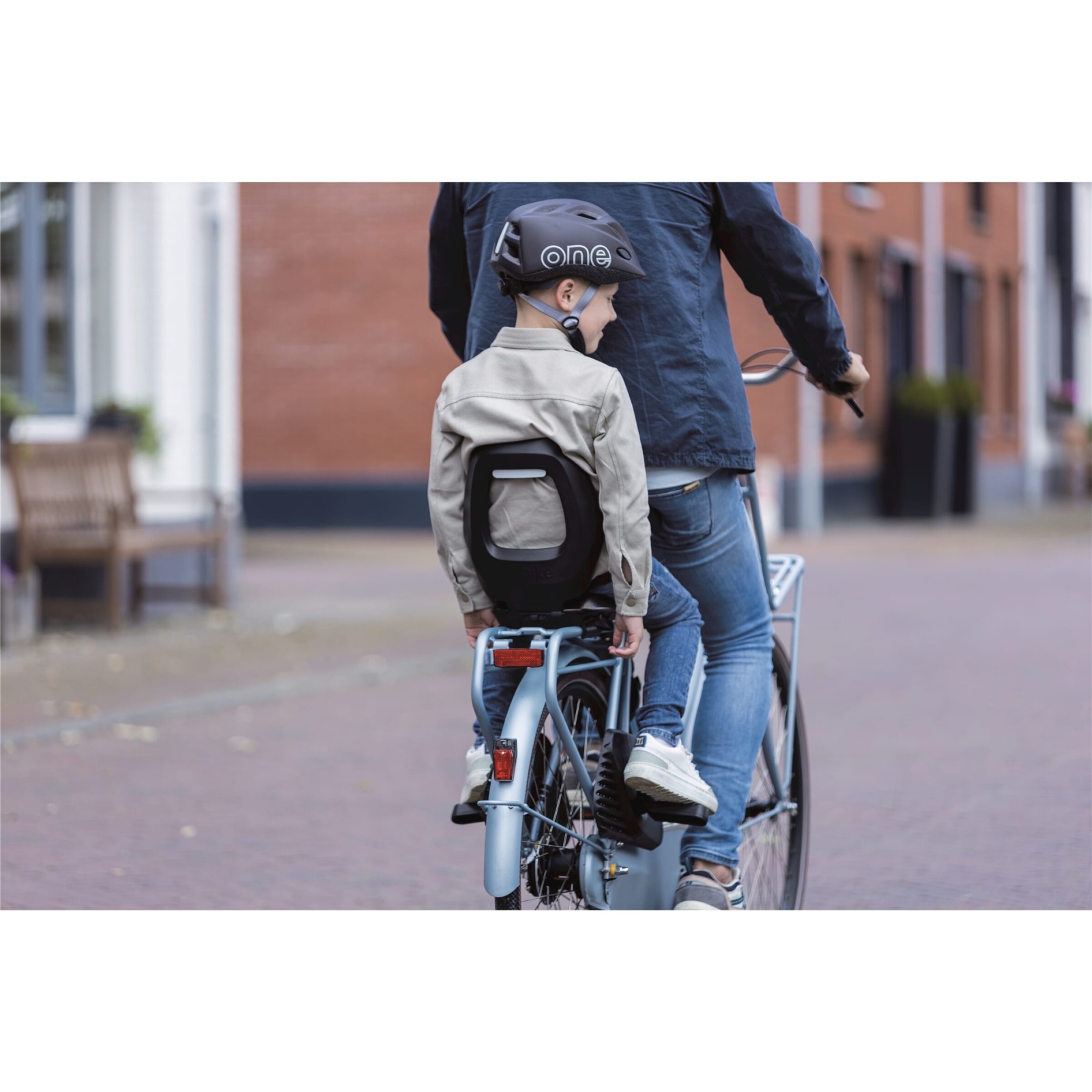 Maxi Junior One Urban Black Achterstoeltje