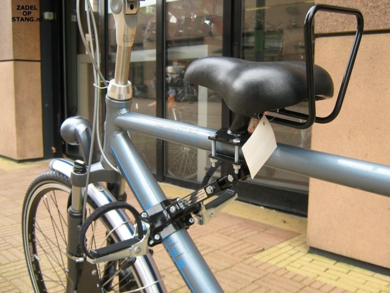 Buiszadel Zadel op Stang voor een Herenfiets met oversized frame (Buiszadel)